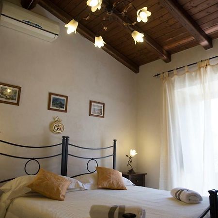 Casa Al Centro Storico Bed & Breakfast Nicolosi Bagian luar foto