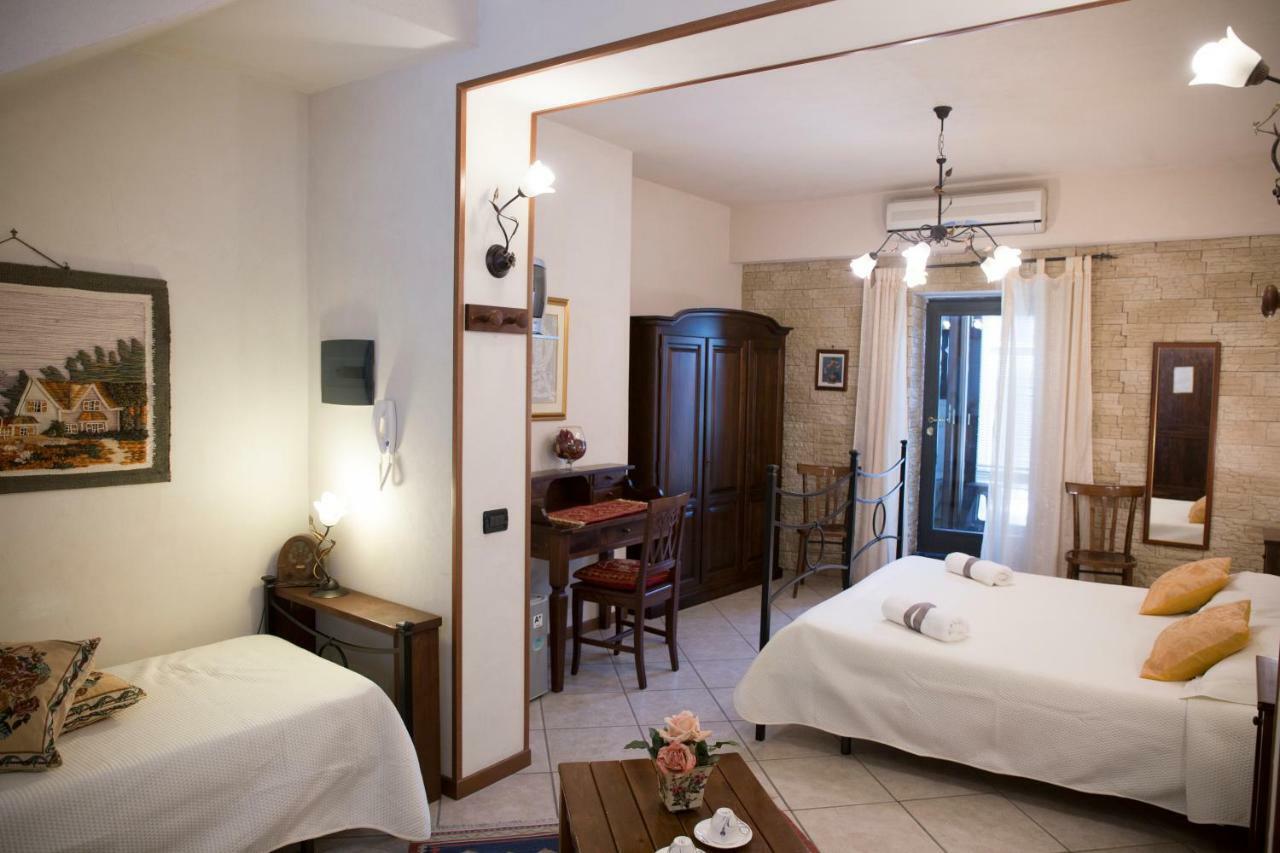 Casa Al Centro Storico Bed & Breakfast Nicolosi Bagian luar foto
