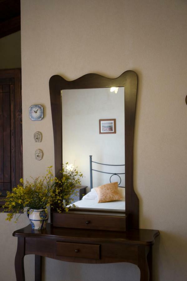 Casa Al Centro Storico Bed & Breakfast Nicolosi Bagian luar foto